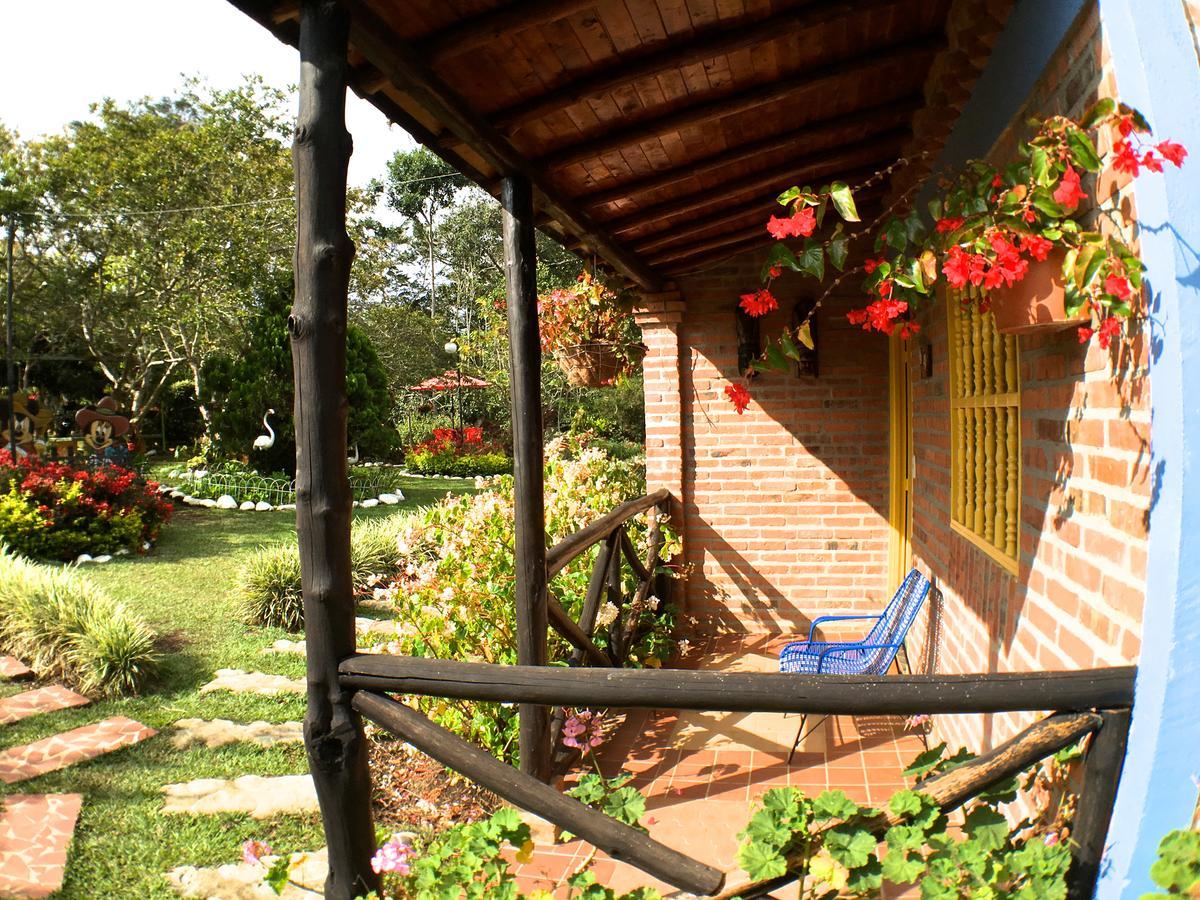 Cabanas La Carolina - Mesa De Los Santos ลอส ซานตอส ภายนอก รูปภาพ